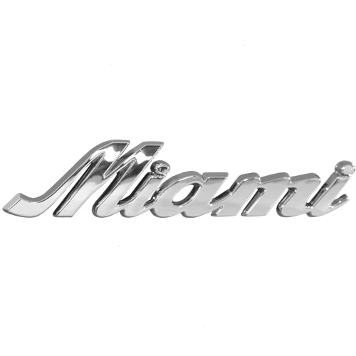 Miami Kommode mit 3 Schubladen mit Vollauszug und Soft-Close Beschlägen, Autometallic Lackierung, chromfarbene Griffe, Füsse und Logo aus hochwertigem Autoschriftzug, in hellgrau